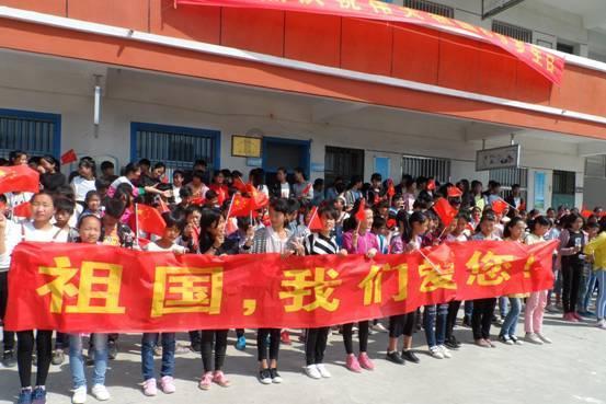 七旬老人跨越千里祭拜烈士父亲