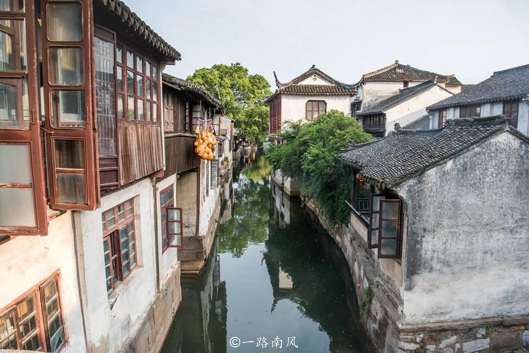 电鳗汽车-全面解读凯迪拉克XT4的引人之处
